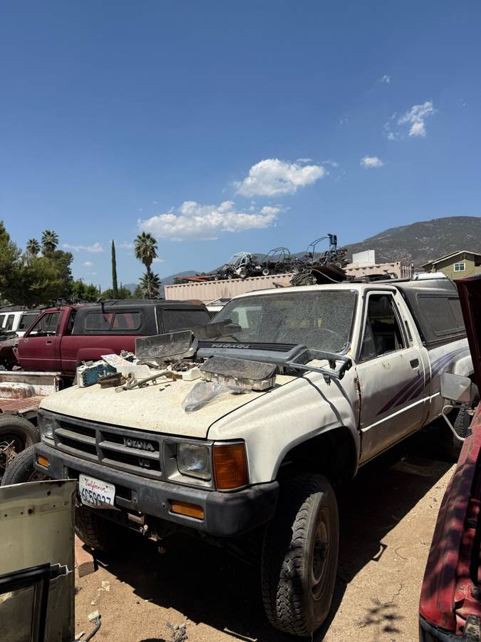 Toyota-pickup-1981-9