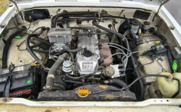 Toyota-pickup-1981-white-8