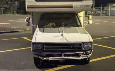 Toyota-pickup-1983-2