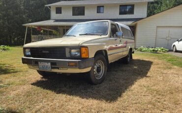 Toyota-pickup-1984-1