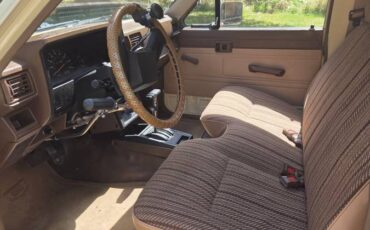 Toyota-pickup-1984-2