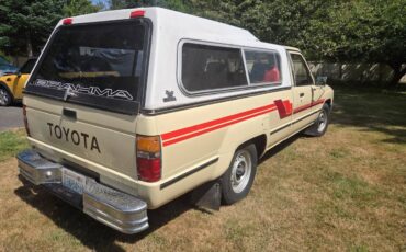 Toyota-pickup-1984-4