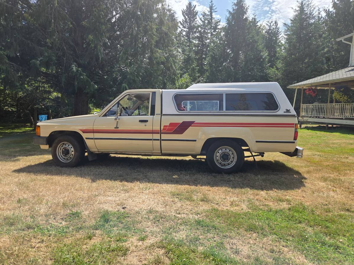 Toyota-pickup-1984