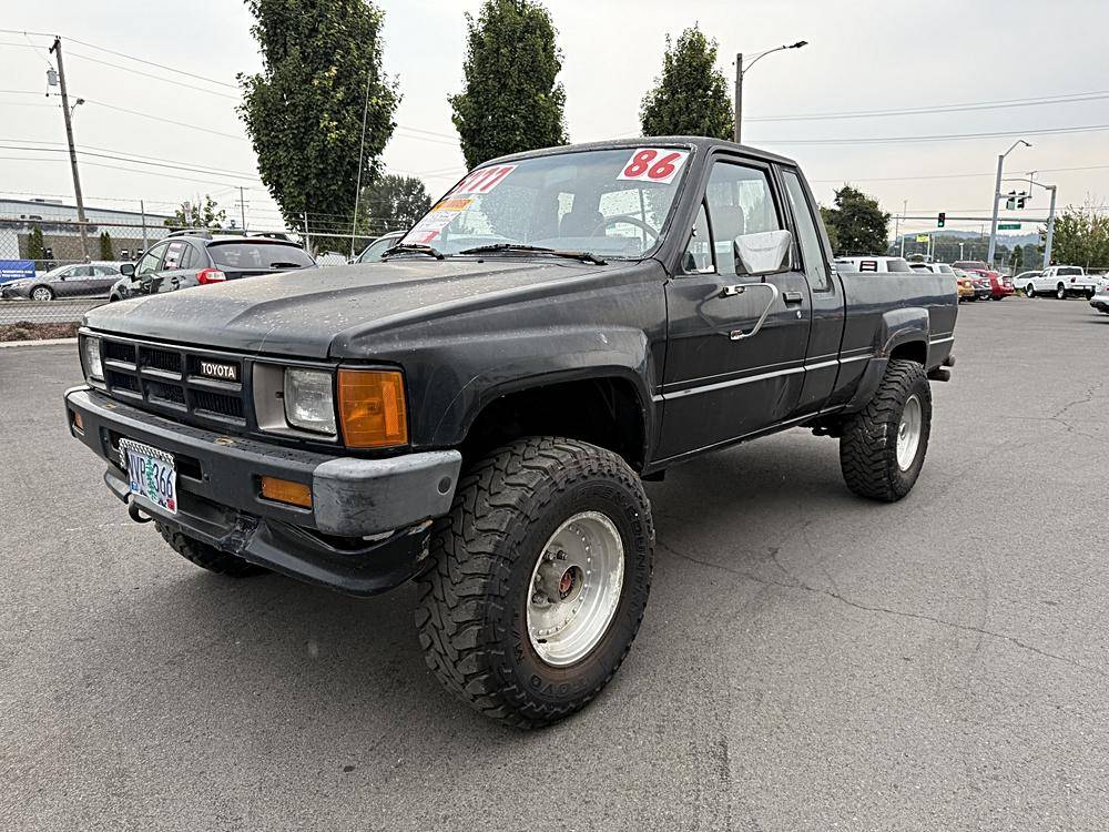 Toyota-pickup-1986-black-16