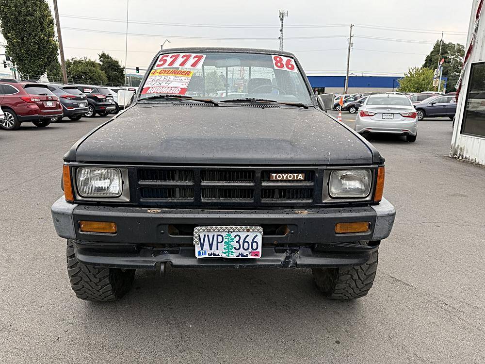 Toyota-pickup-1986-black-22