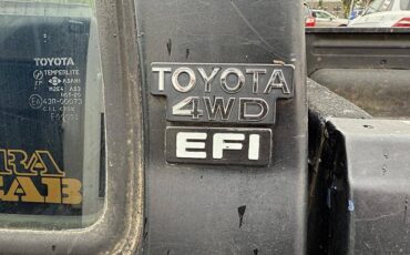 Toyota-pickup-1986-black-39