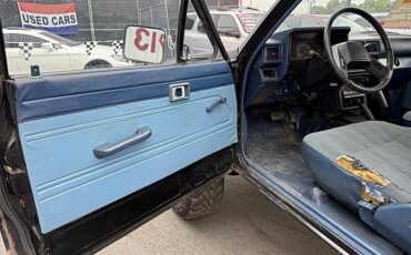 Toyota-pickup-1986-black-40