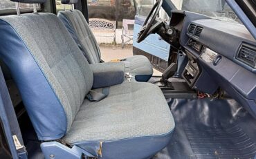 Toyota-pickup-1986-black-46