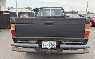Toyota-pickup-1986-black-53