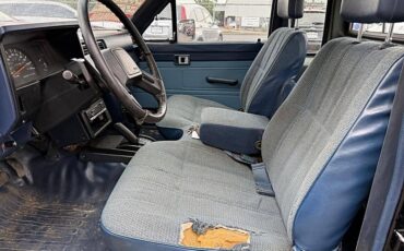 Toyota-pickup-1986-black-57