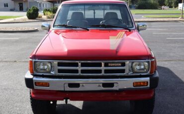 Toyota-pickup-1986-red-11