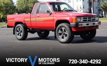 Toyota-pickup-1986-red