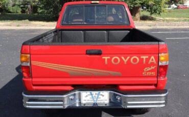 Toyota-pickup-1986-red-5