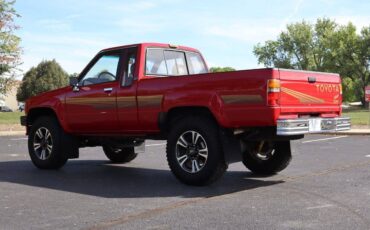 Toyota-pickup-1986-red-6