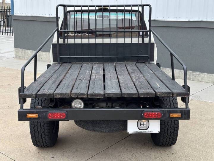 Toyota-pickup-1986-white-6