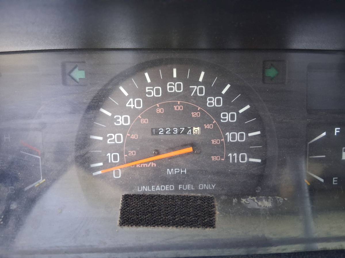 Toyota-pickup-1987-blue-10
