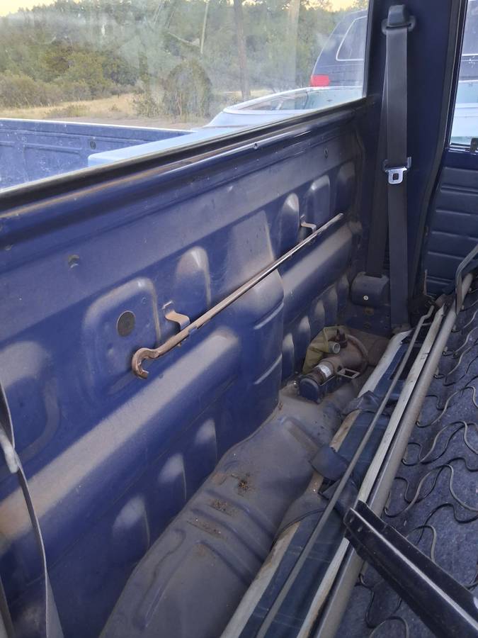 Toyota-pickup-1987-blue-14