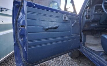 Toyota-pickup-1987-blue-17