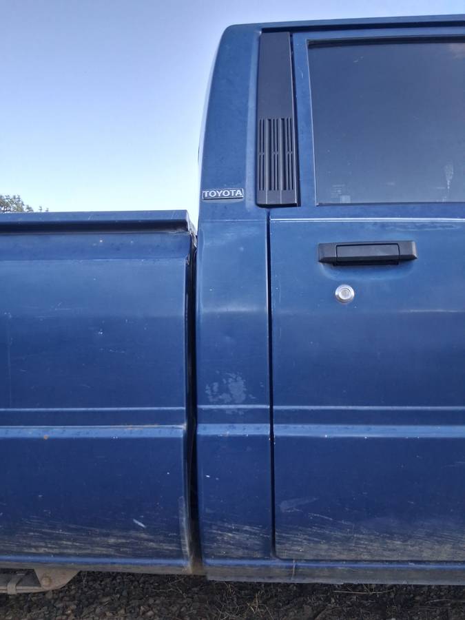Toyota-pickup-1987-blue-2