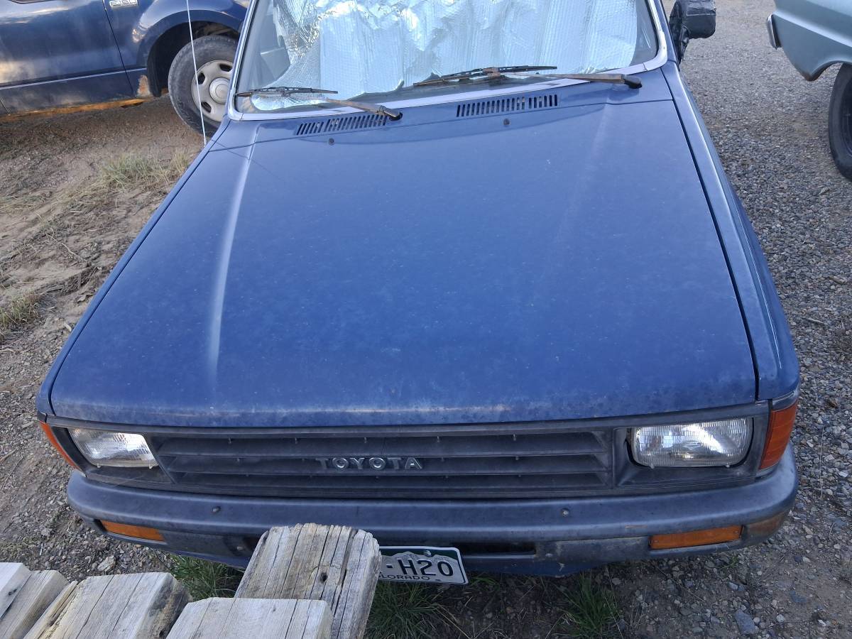 Toyota-pickup-1987-blue-22