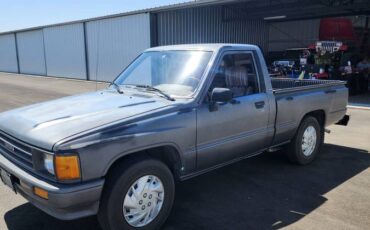 Toyota-pickup-1988-grey-10