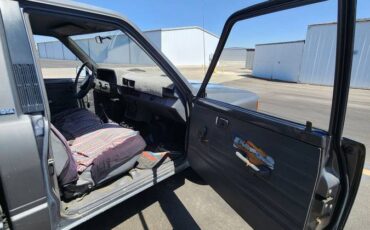 Toyota-pickup-1988-grey-11