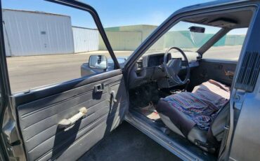 Toyota-pickup-1988-grey-2
