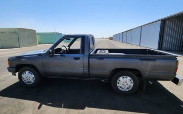 Toyota-pickup-1988-grey-3