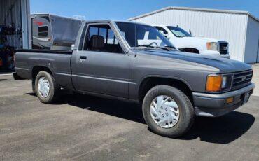 Toyota-pickup-1988-grey-4