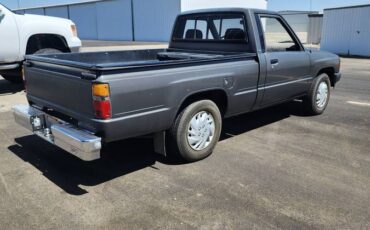Toyota-pickup-1988-grey-5