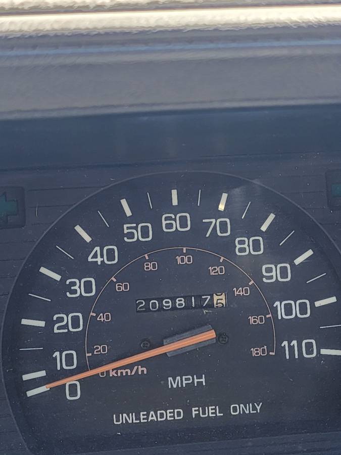 Toyota-pickup-1988-grey-9