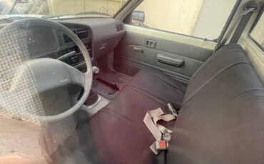 Toyota-pickup-1991-3