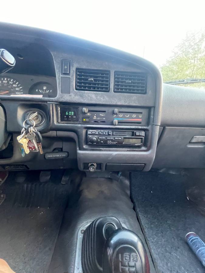 Toyota-pickup-1991-4