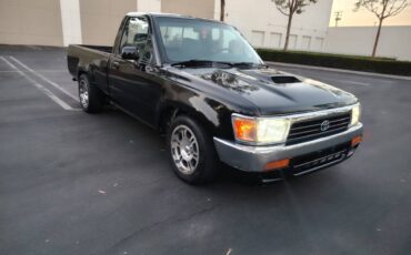 Toyota-pickup-1991-black-4