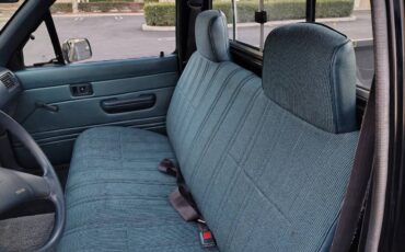 Toyota-pickup-1991-black