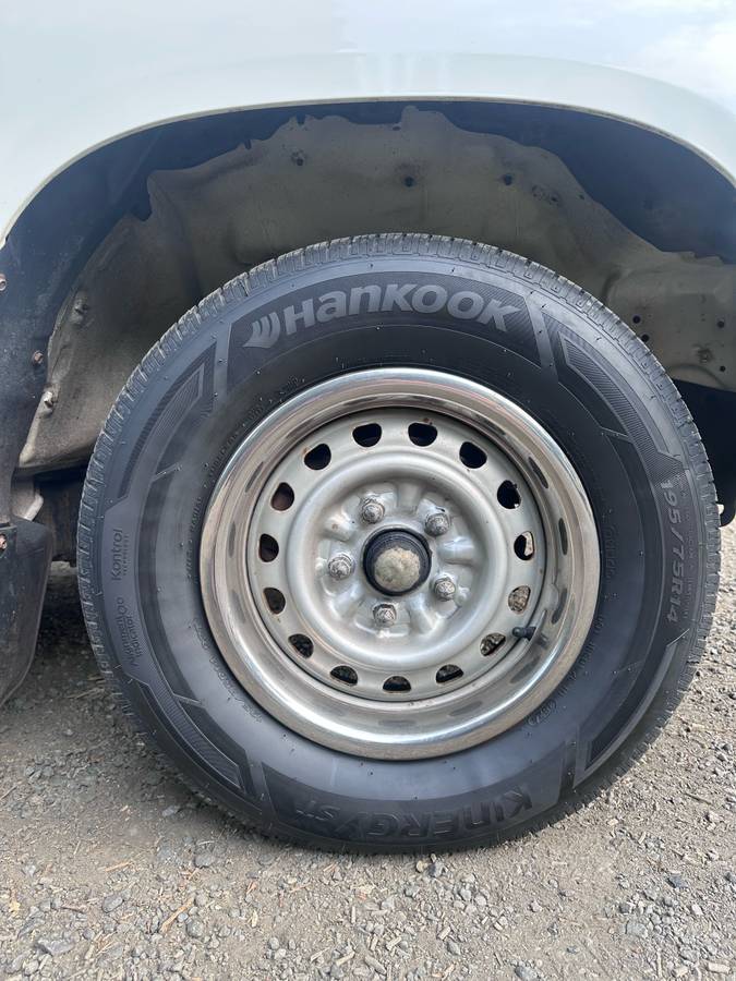 Toyota-pickup-1991-white-7