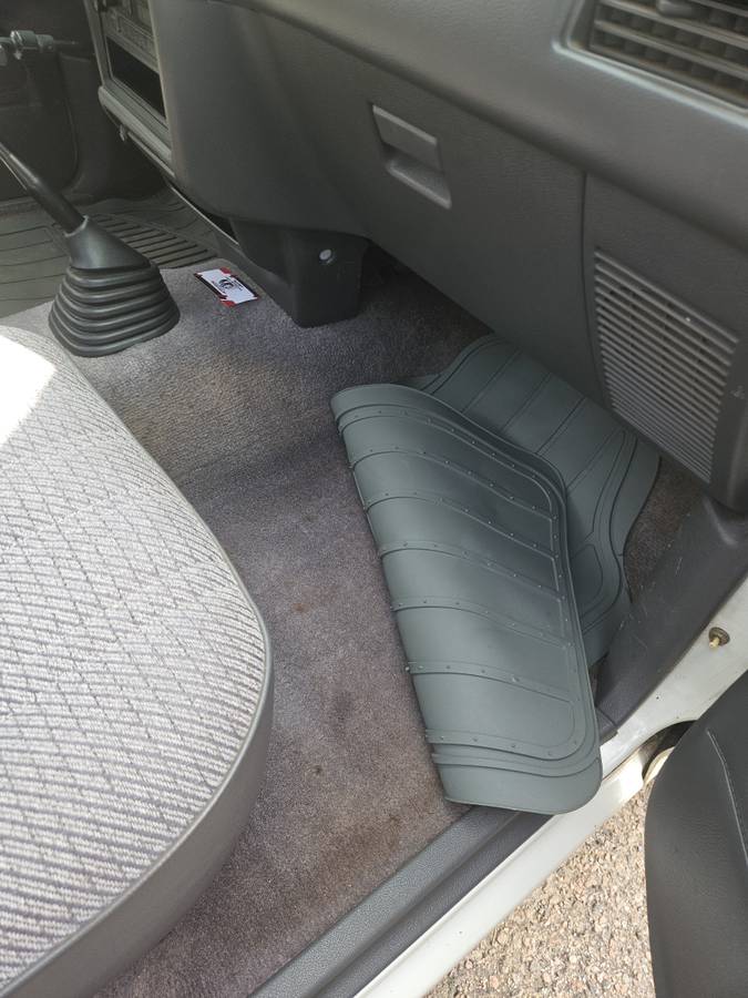 Toyota-pickup-1993-3