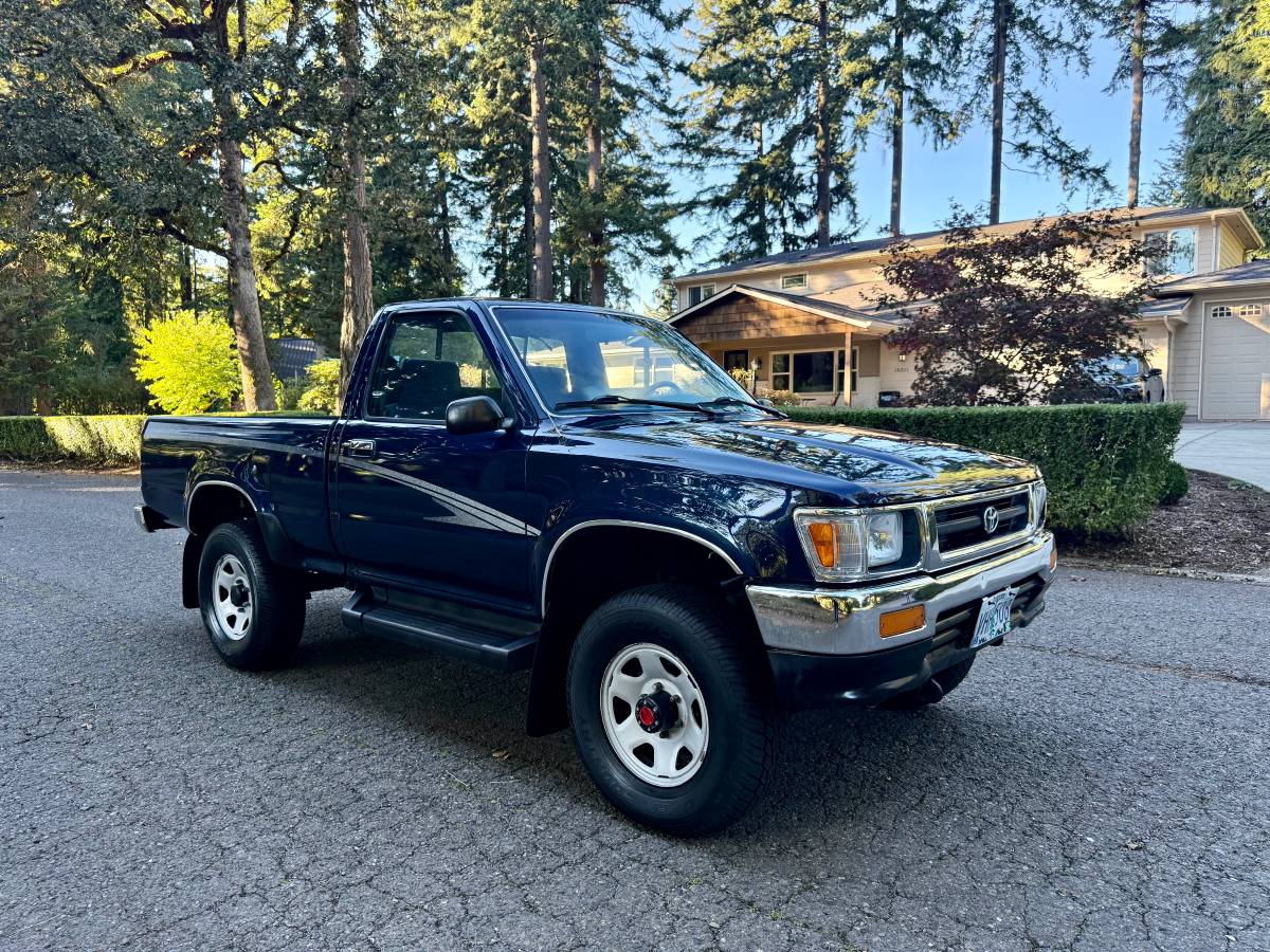 Toyota-pickup-1994-5