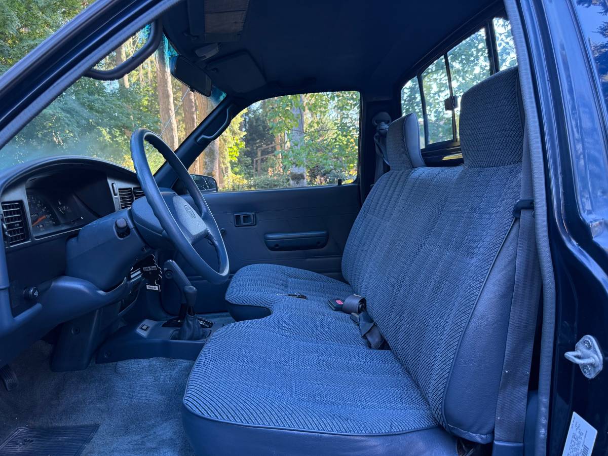 Toyota-pickup-1994-7