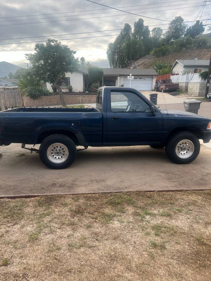 Toyota-pickup-1994-blue-1