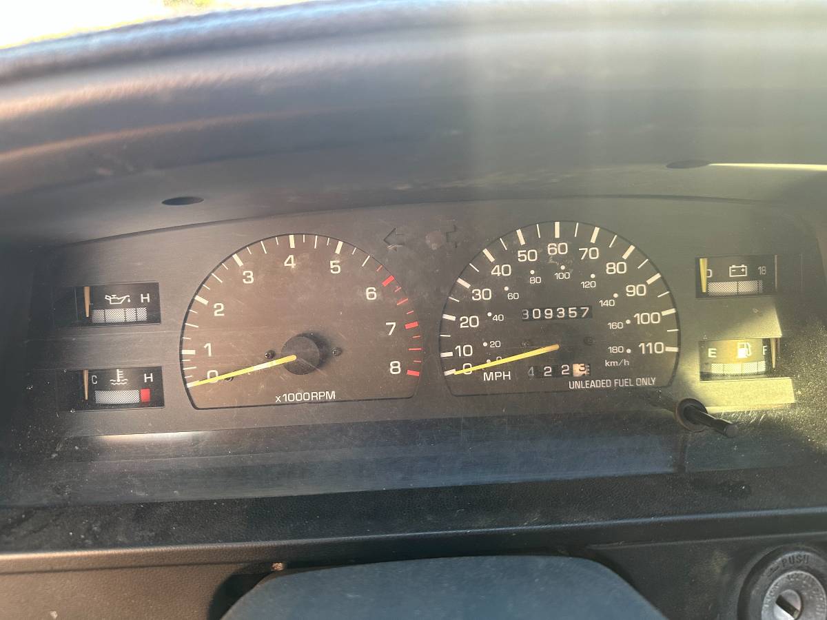 Toyota-pickup-1994-blue-10