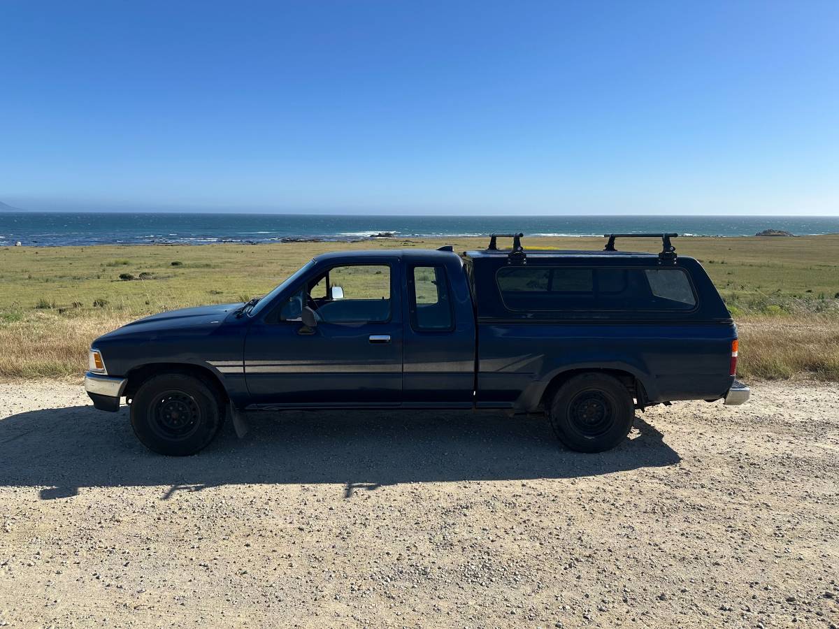 Toyota-pickup-1994-blue-2