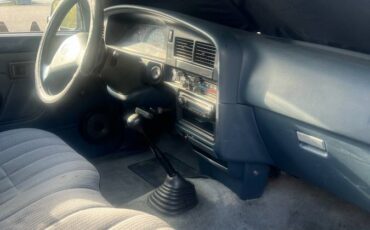 Toyota-pickup-1994-blue-2