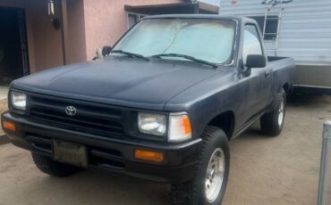Toyota-pickup-1994-blue