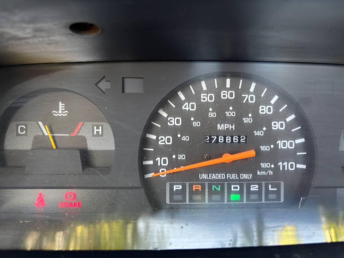 Toyota-pickup-1994-green-5