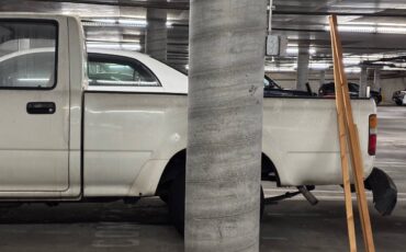 Toyota-pickup-1994-white-1