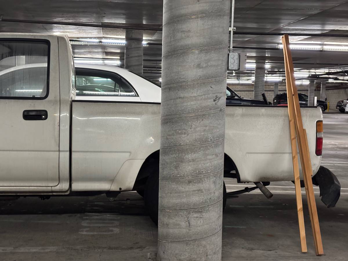 Toyota-pickup-1994-white-1