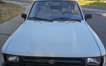 Toyota-pickup-1994-white