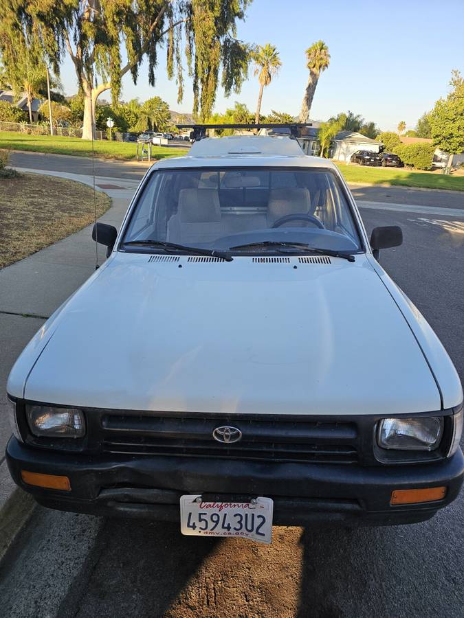 Toyota-pickup-1994-white