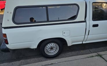 Toyota-pickup-1994-white-2